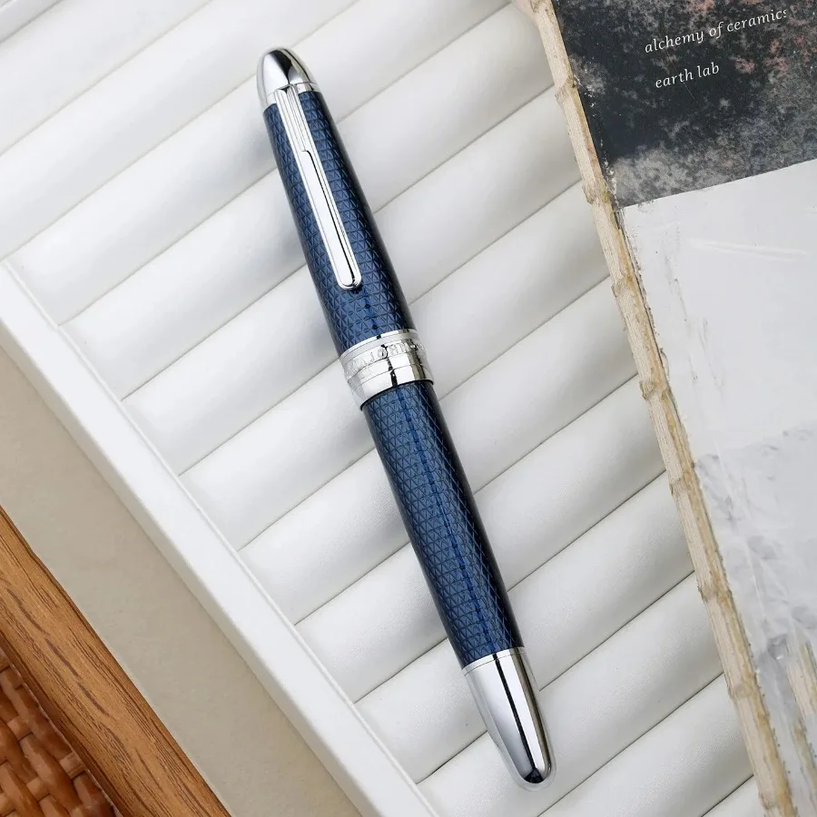 Ручка-фонтан MAJOHN P136 Twilight Blue Hour — перо №6 EF/F, роскошный металлический корпус с полимерным покрытием, 3D-ручка с противоскользящим захватом, подарочная ручка
Ручка-фонтан MAJOHN P136 Twilight Blue Hour — перо №6 EF/F, роскошный металлический корпус с полимерным покрытием, 3D-ручка с противоскользящим захватом, подарочная ручка