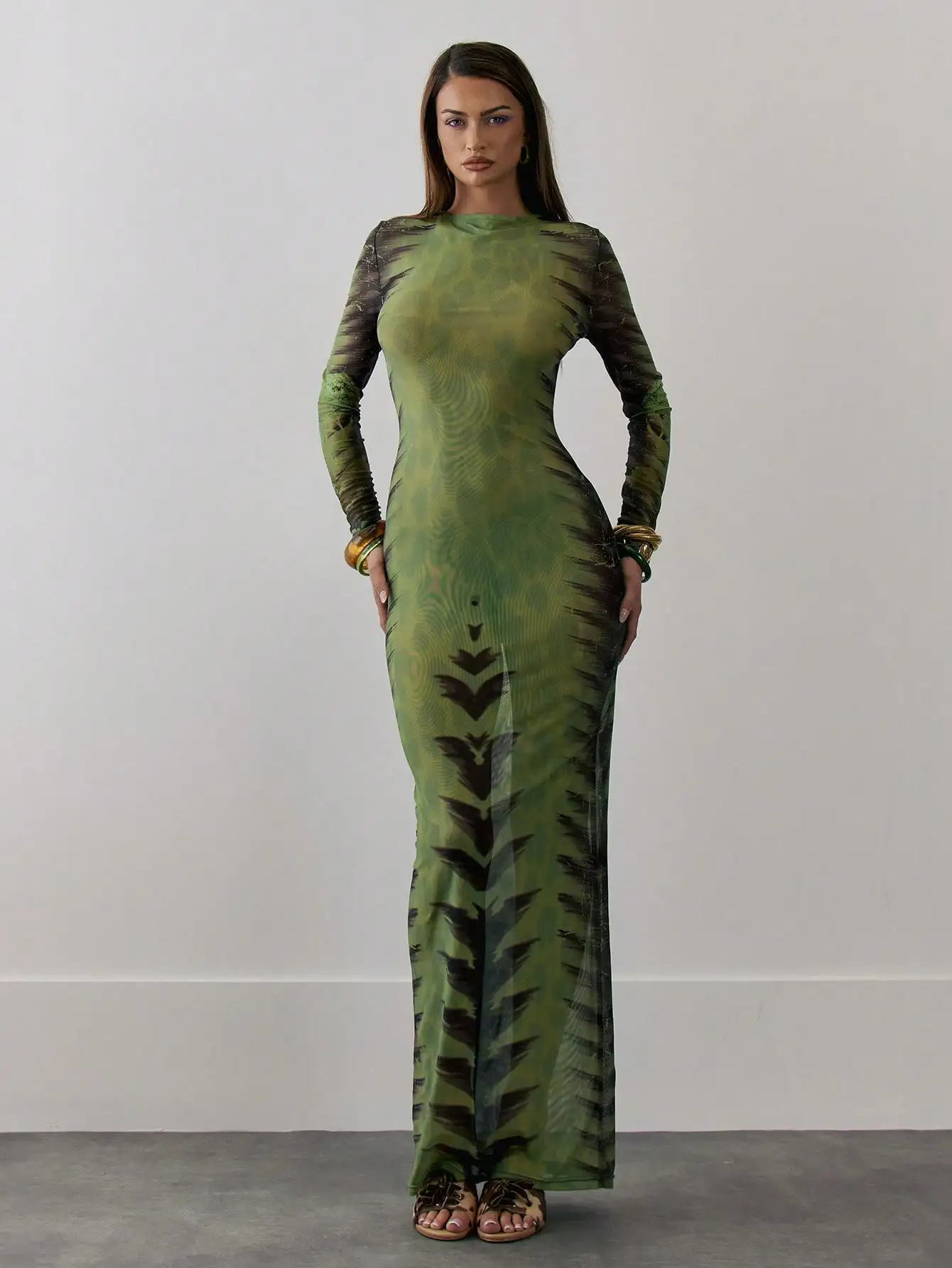 Элегантное повседневное весенне-летнее новое платье с принтом, облегающая сумка, плиссированное сетчатое удлиненное платье с открытой спиной для женщин
Элегантное повседневное весенне-летнее новое платье с принтом, облегающая сумка, плиссированное сетчатое удлиненное платье с открытой спиной для женщин