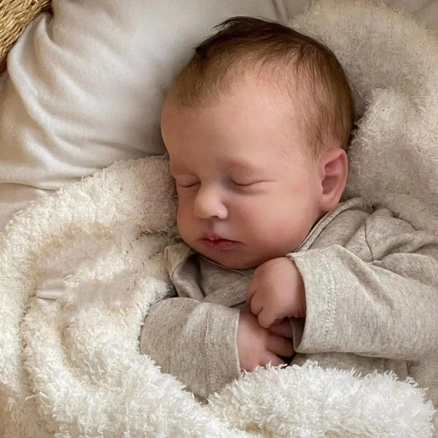 19-дюймовая кукла Loulou Sleeping из мягкой ткани, реборн для тела, реалистичная приятная 3D-кожа новорожденного с видимыми венами, волосы с ручными корнями
19-дюймовая кукла Loulou Sleeping из мягкой ткани, реборн для тела, реалистичная приятная 3D-кожа новорожденного с видимыми венами, волосы с ручными корнями