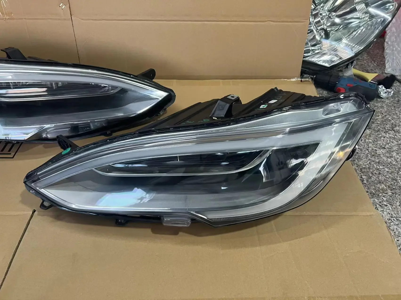 Светодиодные автомобильные фары DRL в сборе для Tesla Model S с дневными ходовыми огнями, сигнальные поворота, автомобильные аксессуары
Светодиодные автомобильные фары DRL в сборе для Tesla Model S с дневными ходовыми огнями, сигнальные поворота, автомобильные аксессуары