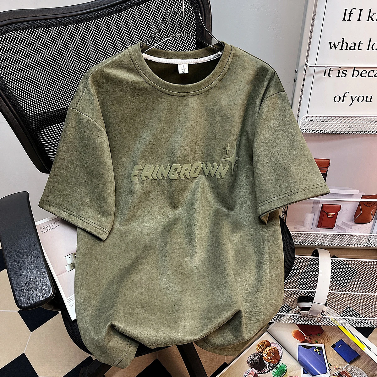 Men's Suede T-shirt Men Plus Size Hip Hop Streetwear Harajuku Cotton Male Tee Shirts Fashion Male Short Sleeve Tees
Men's Suede T-shirt Men Plus Size Hip Hop Streetwear Harajuku Cotton Male Tee Shirts Fashion Male Short Sleeve Tees