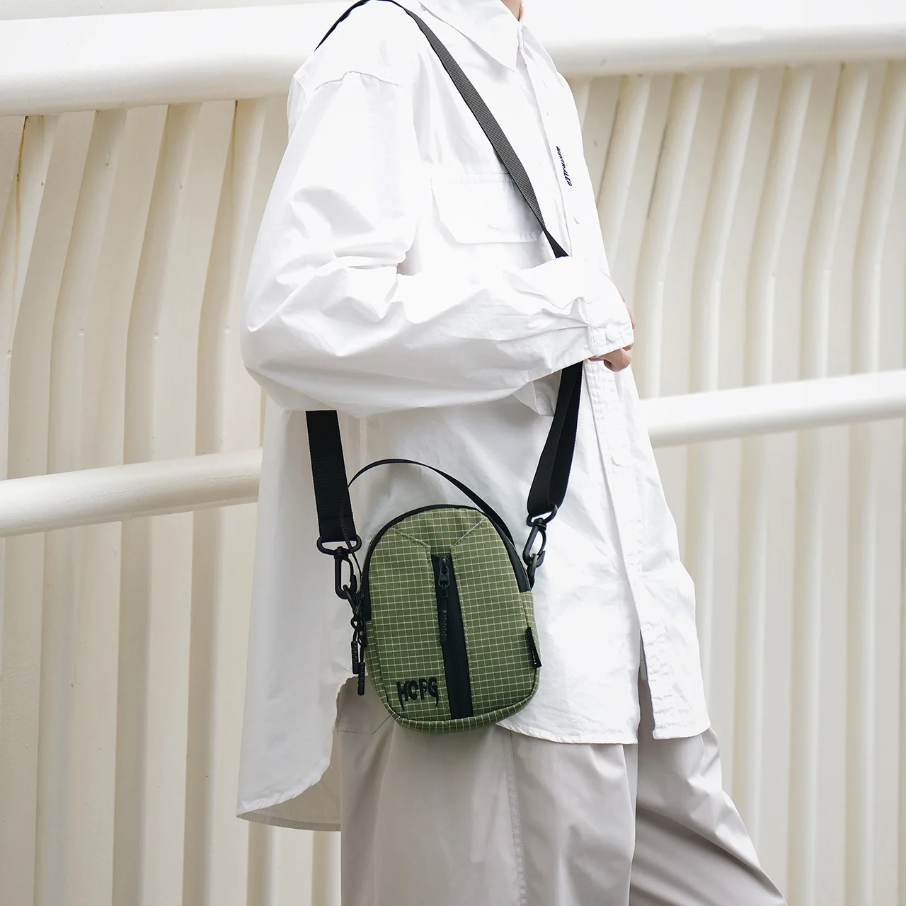 Unisex Mini Grid Nylon Crossbody Bag with Top Handle, Casual Streetwear Phone Sling Bag
Unisex Mini Grid Nylon Crossbody Bag with Top Handle, Casual Streetwear Phone Sling Bag