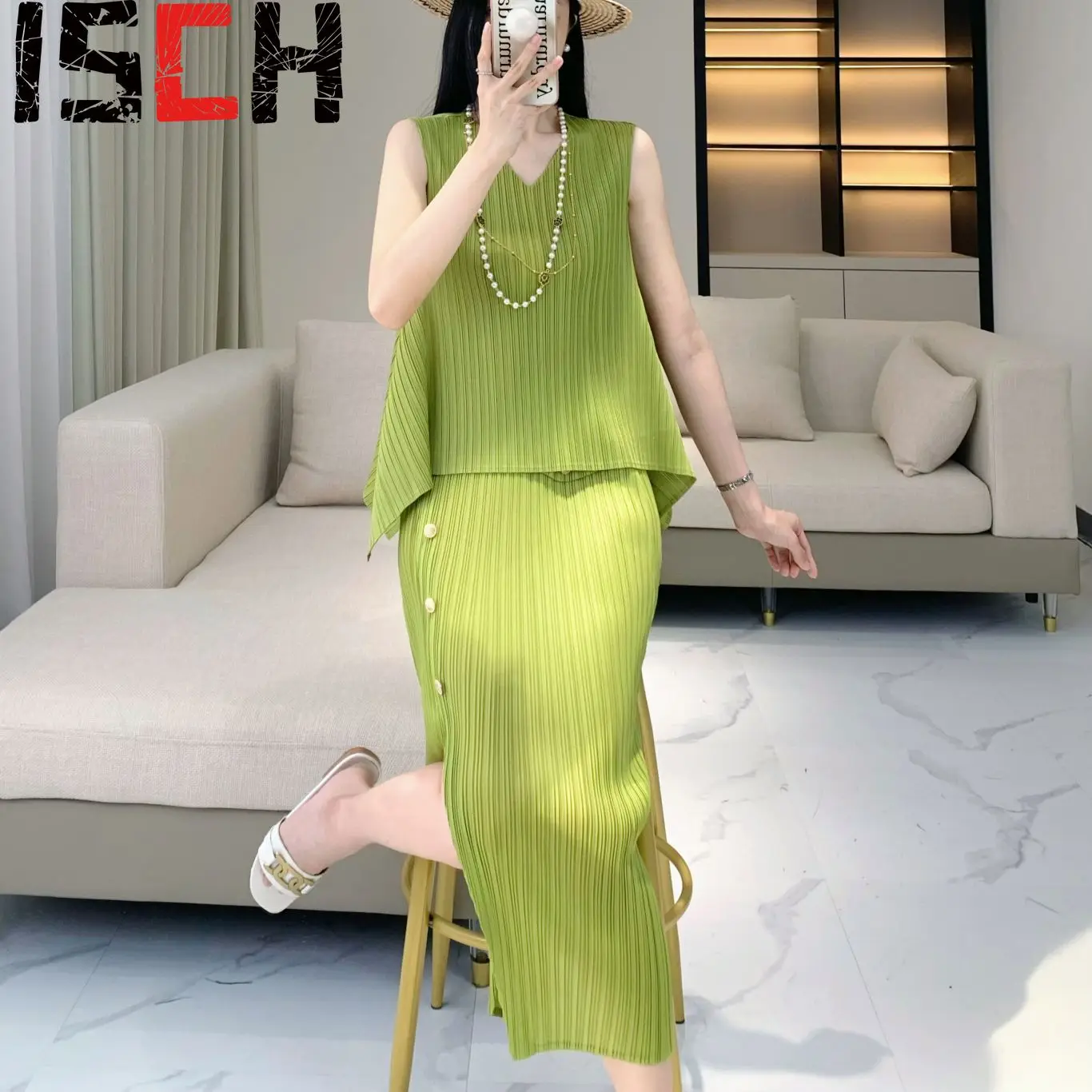 Pleats Pleated Fashion Dress Set Women Solid Color Korean Summer 2024 V-neck Sleeveless Loose Top Open Half-body Skirt Clothing
Pleats Pleated Fashion Dress Set Women Solid Color Korean Summer 2024 V-neck Sleeveless Loose Top Open Half-body Skirt Clothing