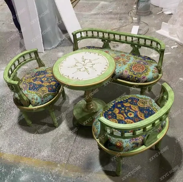 Painted small round table, country retro single solid wood back chair, living room small tea table
Painted small round table, country retro single solid wood back chair, living room small tea table