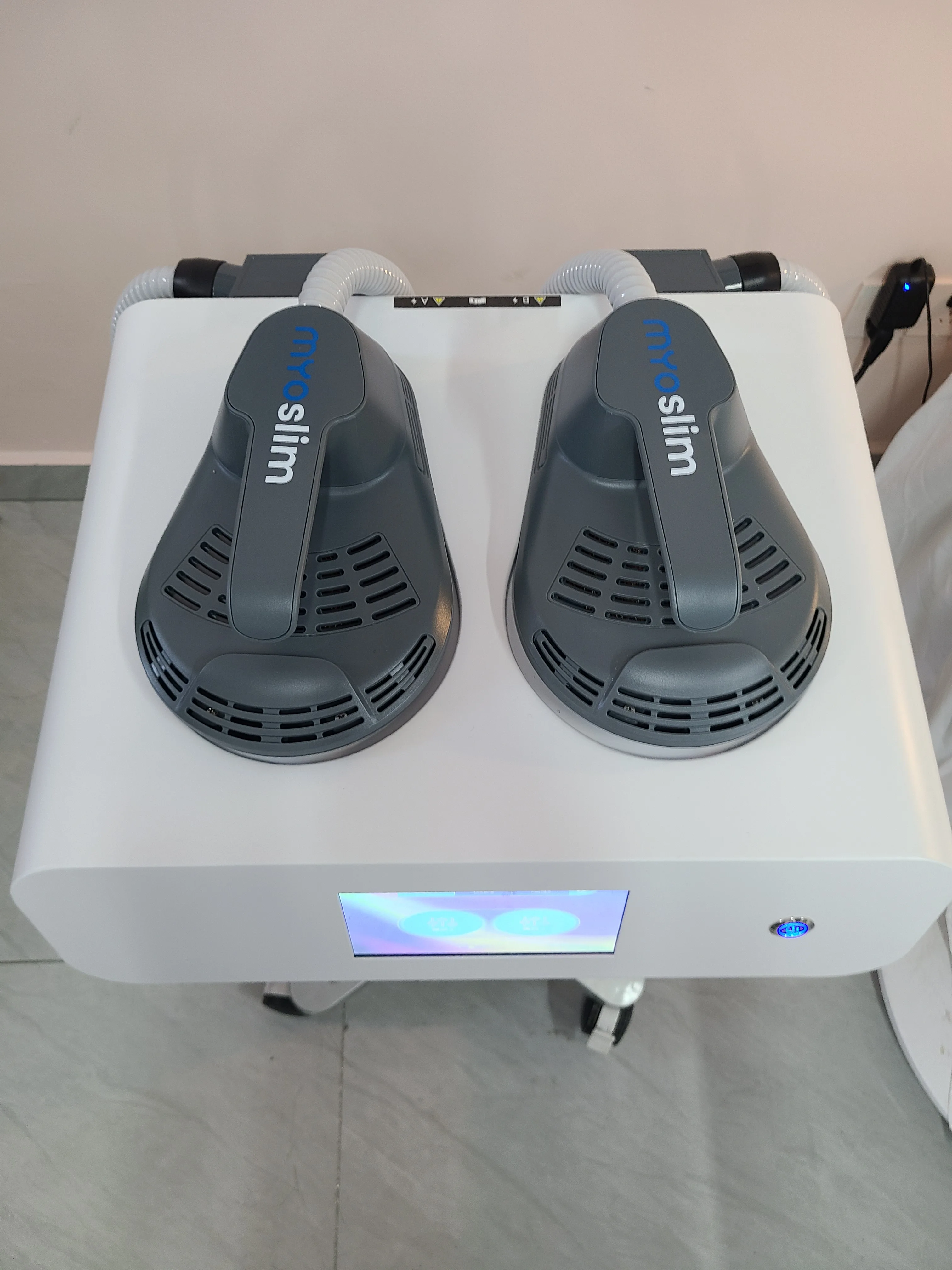15 T 6500W Myoslim Muscle Stimulator RF Body Sculpting Myoslim NEW Portable Machine Slimming Weight Lose Electromagnetic
15 T 6500W Myoslim Muscle Stimulator RF Body Sculpting Myoslim NEW Portable Machine Slimming Weight Lose Electromagnetic