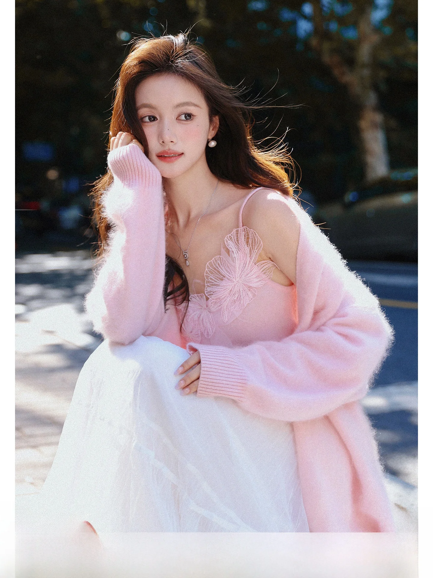 Pure Desire Plum Blossom Knitted Vest Women's Slim Fit Inner Wear V-Ne 3D Embroidery Commute Sle Autumn Season
Pure Desire Plum Blossom Knitted Vest Women's Slim Fit Inner Wear V-Ne 3D Embroidery Commute Sle Autumn Season