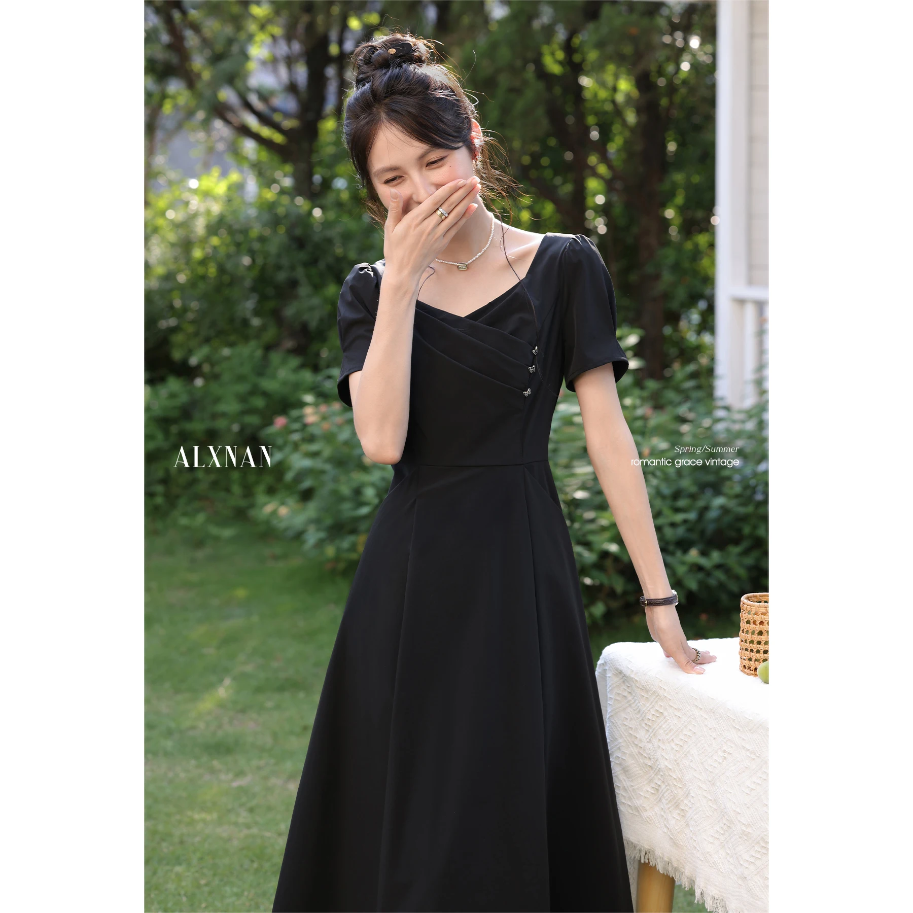 ALXNAN Women's Black Long Dress Elegant Holiday Party Midi Dress 2025 Summer A-line Casual Square Collar Ladies Clothing L55861
ALXNAN Women's Black Long Dress Elegant Holiday Party Midi Dress 2025 Summer A-line Casual Square Collar Ladies Clothing L55861