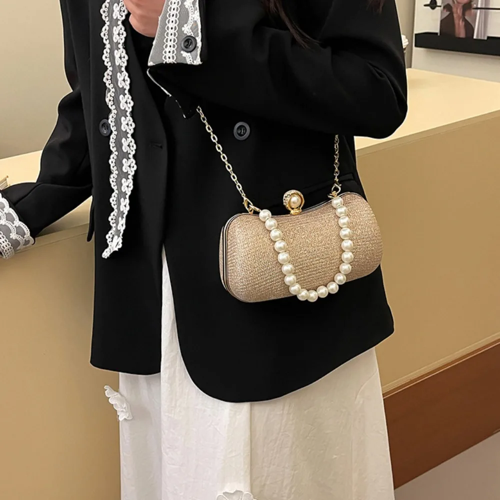 Portable Glitter Evening Banquet Bag Wrist Bag Crossbody Pearl Box Handbag Elegant Large Capacity Ladies Clutch Bag Wedding
Portable Glitter Evening Banquet Bag Wrist Bag Crossbody Pearl Box Handbag Elegant Large Capacity Ladies Clutch Bag Wedding