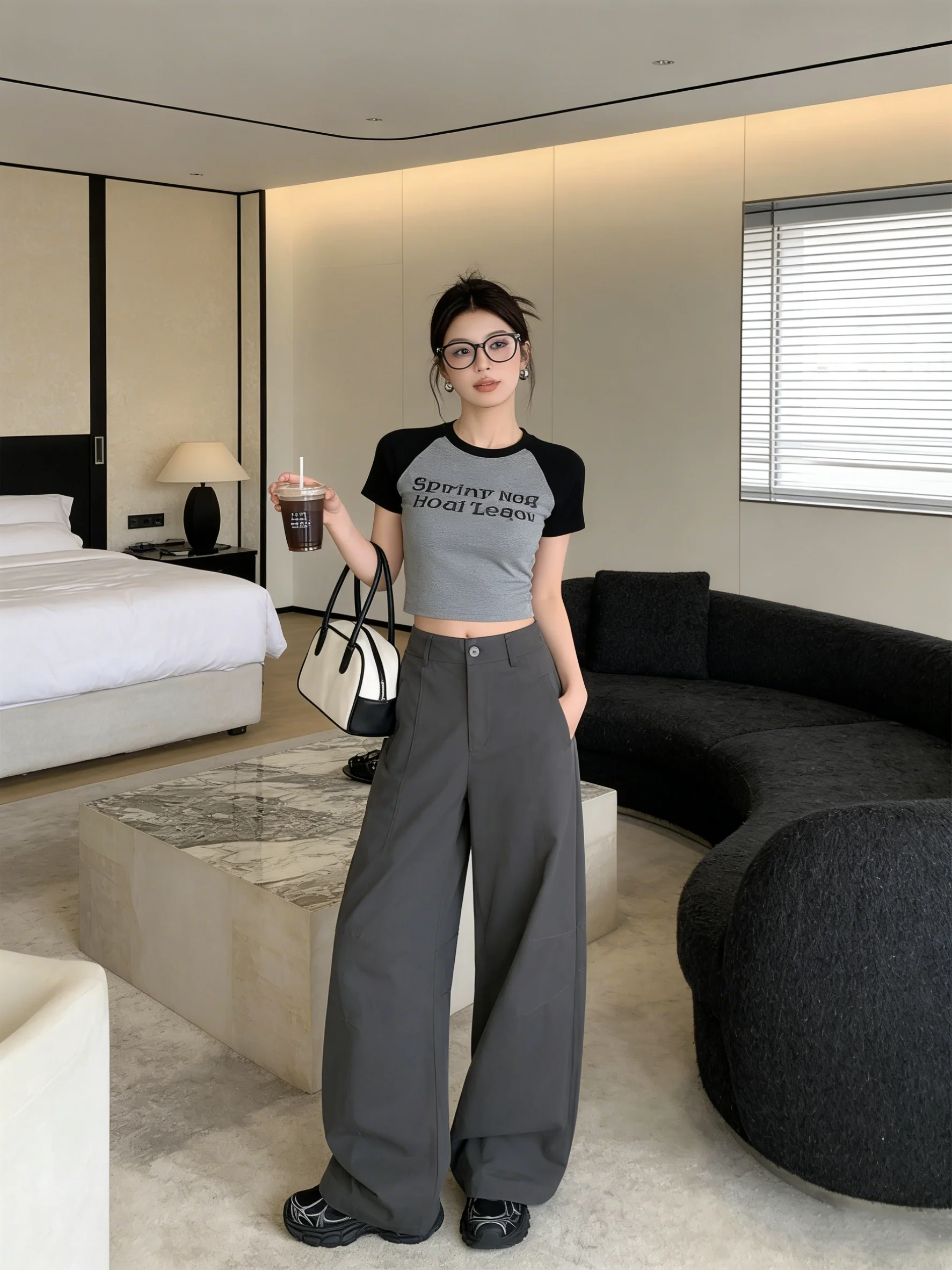 Gray Draped Wide Leg Suit Pants Women's Loose Casual High Waist Slimming Lazy Loose Feel Spring New Style Korean Style Jeans
Gray Draped Wide Leg Suit Pants Women's Loose Casual High Waist Slimming Lazy Loose Feel Spring New Style Korean Style Jeans
