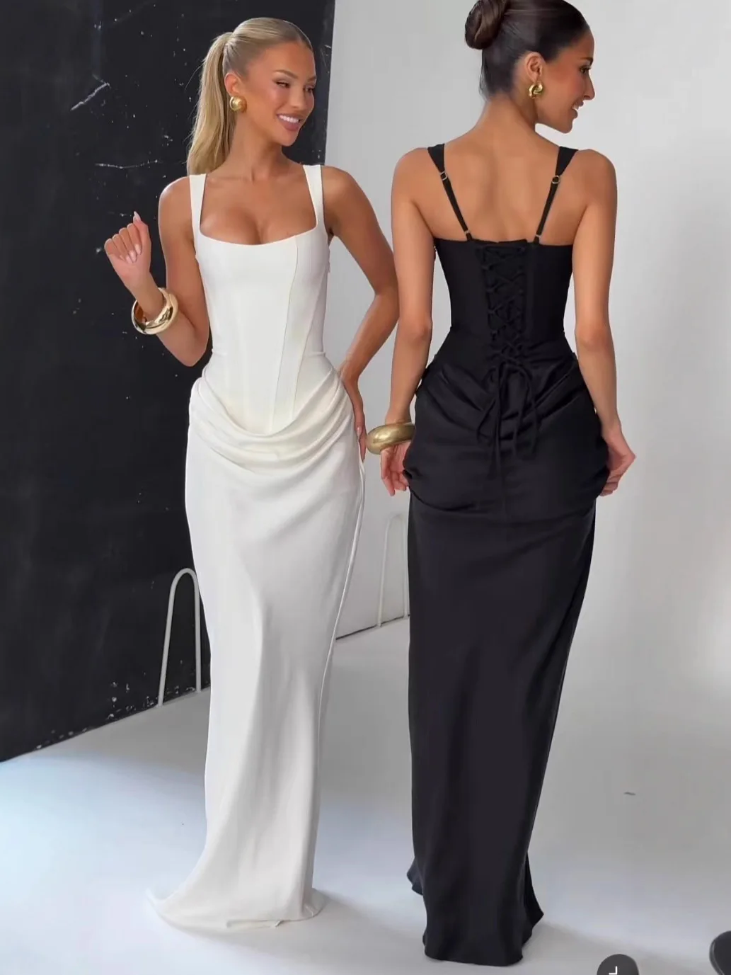 Sexy Backless Ruched Maxi Dress for Women U-neck Sleeveless Bandage Bodycon Black Long Dresses Lady Evening Club Party Gown
Sexy Backless Ruched Maxi Dress for Women U-neck Sleeveless Bandage Bodycon Black Long Dresses Lady Evening Club Party Gown