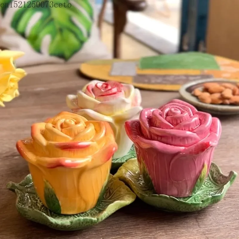 Rose Ceramic Toothpick Jar Cotton Swab Holder Hand Drawn Underglaze Color Toothpick Holder Table and Coffee Table Ornaments
Rose Ceramic Toothpick Jar Cotton Swab Holder Hand Drawn Underglaze Color Toothpick Holder Table and Coffee Table Ornaments