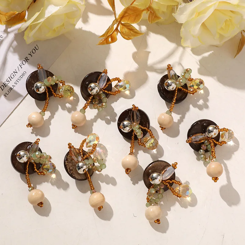 Beaded Flower Shoe Charm 1 Piece Coconut Shell Crystal Wood Vintage Ethnic Unique Clogs Decoration for Women Transparent Shoes
Beaded Flower Shoe Charm 1 Piece Coconut Shell Crystal Wood Vintage Ethnic Unique Clogs Decoration for Women Transparent Shoes