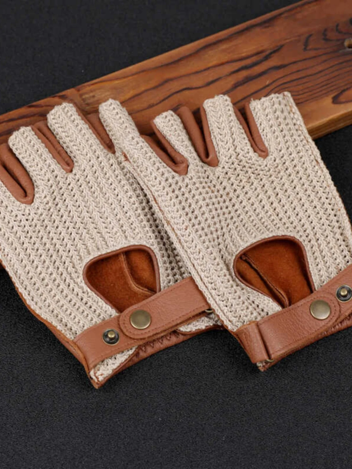 ex Knitted Ba of Hand Retro Cycling Driving Motorcycle Bicycle Gloves f Finger Original Leather Gloves for Men And W...
ex Knitted Ba of Hand Retro Cycling Driving Motorcycle Bicycle Gloves f Finger Original Leather Gloves for Men And W...