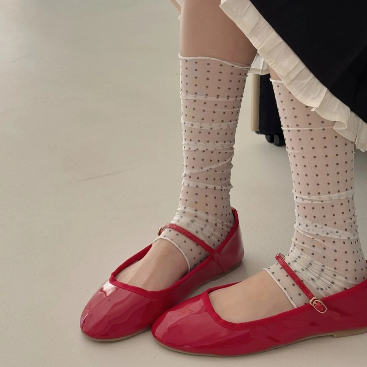 Stepping Socks Cover Ice Silk Lyocell Skin-friendly Calf Socks Summer Fashionable Polka Dot Women's Korean Leg Cover
Stepping Socks Cover Ice Silk Lyocell Skin-friendly Calf Socks Summer Fashionable Polka Dot Women's Korean Leg Cover