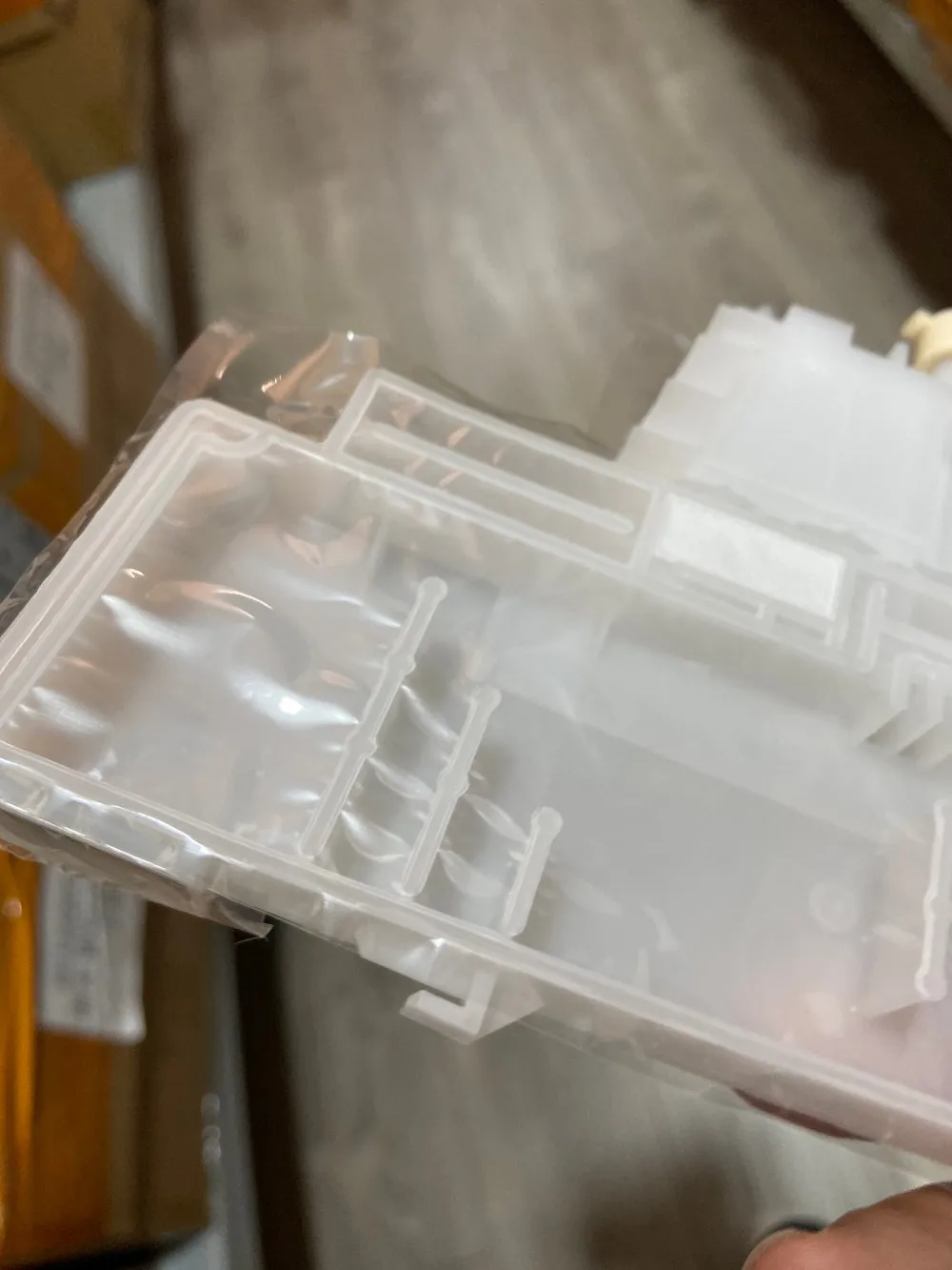 1841230 New and original Ink Bin For Epson L18058 L8058 L18050 L8050 L8180 L8160 I/S TANK UNIT CH7 ADAPTOR,ASSY,YMC TANK ASSY
1841230 New and original Ink Bin For Epson L18058 L8058 L18050 L8050 L8180 L8160 I/S TANK UNIT CH7 ADAPTOR,ASSY,YMC TANK ASSY