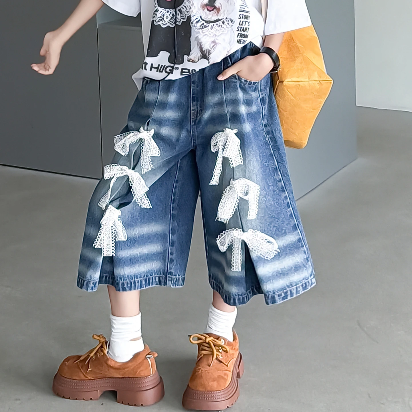 Stylish Children Fashion Straight Fit Capri Jeans with Ribbon Bow Lace on The Mid for Teen Girls Street Denim Pants Ages 4-14Y
Stylish Children Fashion Straight Fit Capri Jeans with Ribbon Bow Lace on The Mid for Teen Girls Street Denim Pants Ages 4-14Y