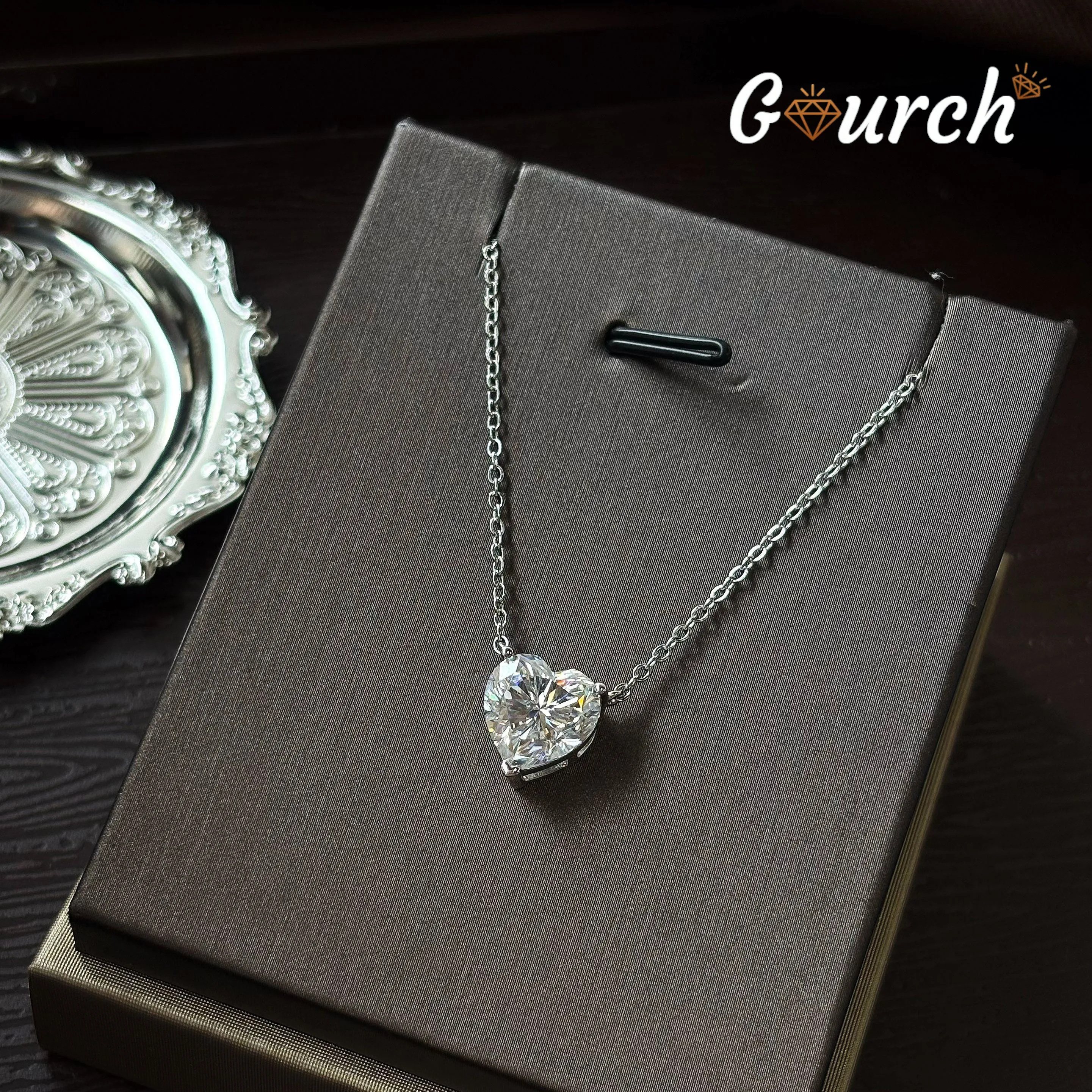Gourch 2/4CT Heart Shaped Moissanite Pendant Necklace D Color with GRA Certified 925 Silver Chain Luxury Jewelry Gift for Women
Gourch 2/4CT Heart Shaped Moissanite Pendant Necklace D Color with GRA Certified 925 Silver Chain Luxury Jewelry Gift for Women