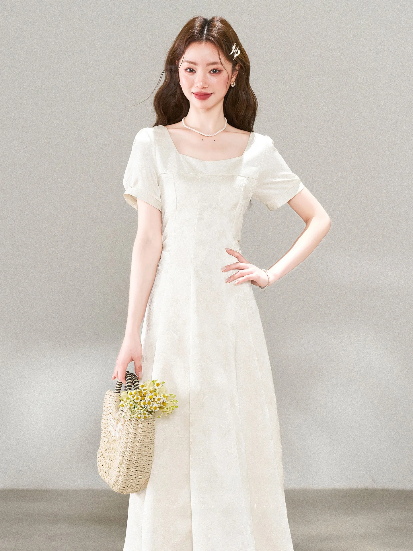 Summer New Gentle Wind Apricot Color Square Collar Bubble Sleeve Dress Women's Waist Cinching A-Line Skirt French Style High ...
Summer New Gentle Wind Apricot Color Square Collar Bubble Sleeve Dress Women's Waist Cinching A-Line Skirt French Style High ...