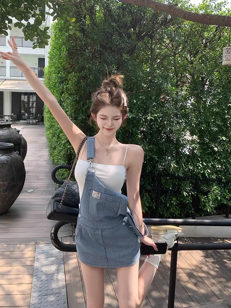 Summer 2025 New Style Women's Denim Halter Skirt Slimming High Waist Short Striped Cool Sexy City Commute Cotton Blend Skirt
Summer 2025 New Style Women's Denim Halter Skirt Slimming High Waist Short Striped Cool Sexy City Commute Cotton Blend Skirt