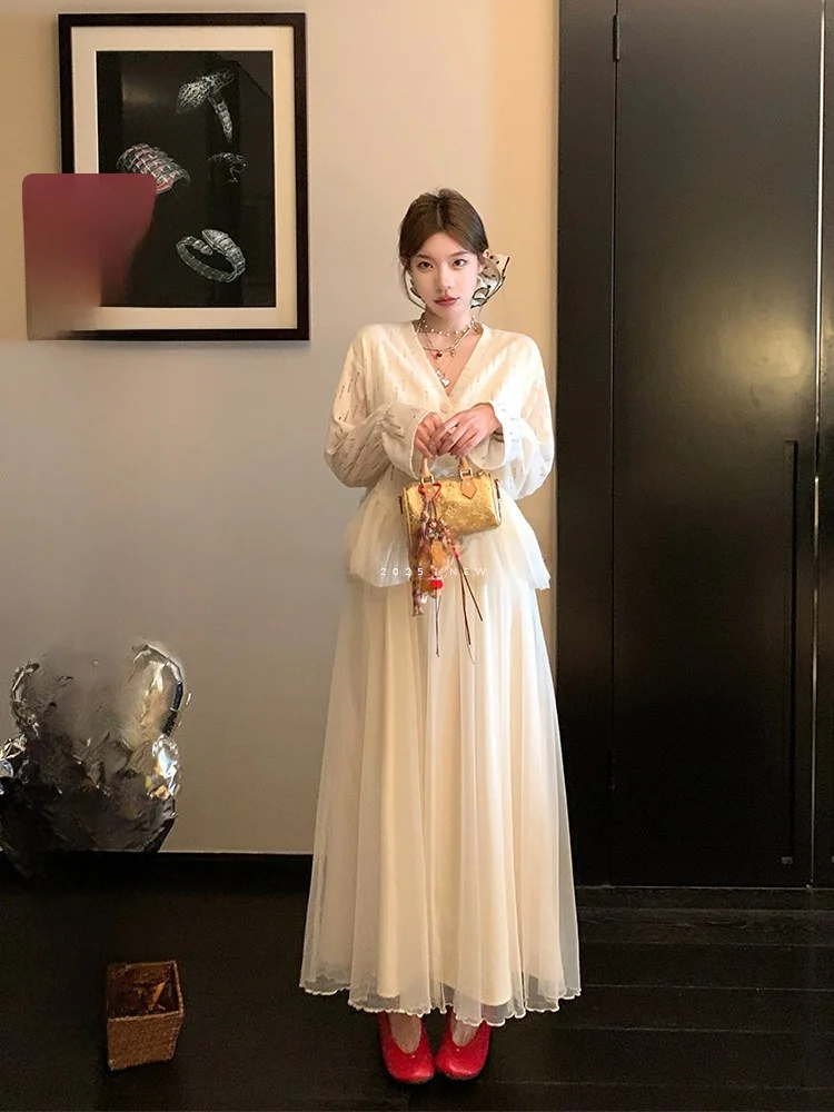 Женское свободное праздничное платье Luu Tulle с длинным рукавом, белое, А-силуэт, с V-образным вырезом, в корейском стиле, весна-осень
Женское свободное праздничное платье Luu Tulle с длинным рукавом, белое, А-силуэт, с V-образным вырезом, в корейском стиле, весна-осень