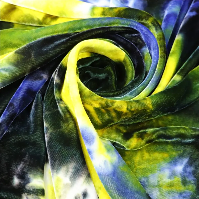 Шелковое бархатное тканое платье Джорджа с окрашенной в галстук и чонсам
Шелковое бархатное тканое платье Джорджа с окрашенной в галстук и чонсам