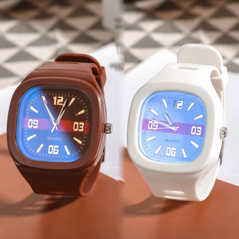 New Fashion Women Square Watches Student Watch Rubber Strap Band Quartz Wrist Watch for Girl Relogio Digital Dial Wrist Watches
New Fashion Women Square Watches Student Watch Rubber Strap Band Quartz Wrist Watch for Girl Relogio Digital Dial Wrist Watches
