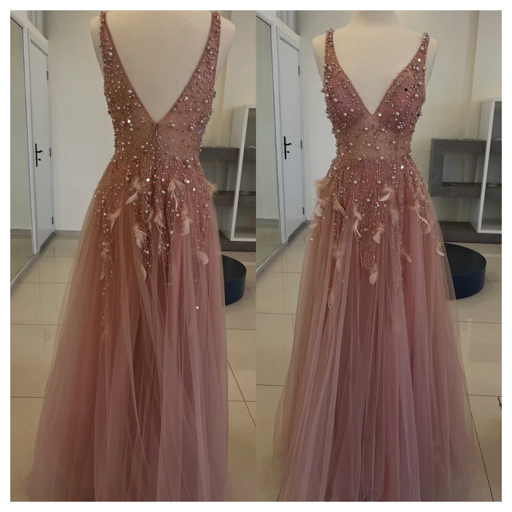 Customized Exquisite Tulle Evening Dress Fashion V-Neck Spaghetti Straps Sleeveless High Quality Floor Length Celebrity Gowns
Customized Exquisite Tulle Evening Dress Fashion V-Neck Spaghetti Straps Sleeveless High Quality Floor Length Celebrity Gowns