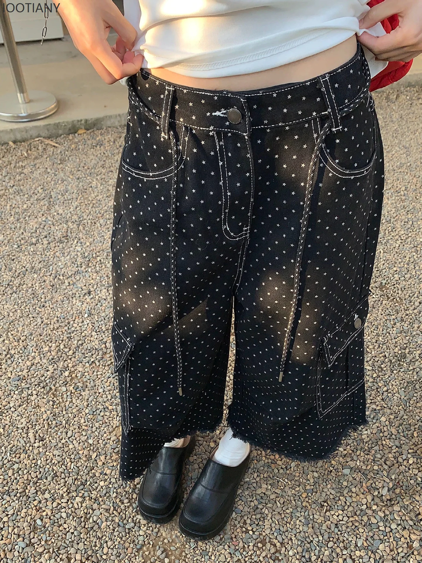 Women's Black Polka Dot Denim Shorts Y2K Gothic Baggy Cargo Jeans Harajuku Vintage 2000s Style Oversized Wide Leg Trousers
Women's Black Polka Dot Denim Shorts Y2K Gothic Baggy Cargo Jeans Harajuku Vintage 2000s Style Oversized Wide Leg Trousers