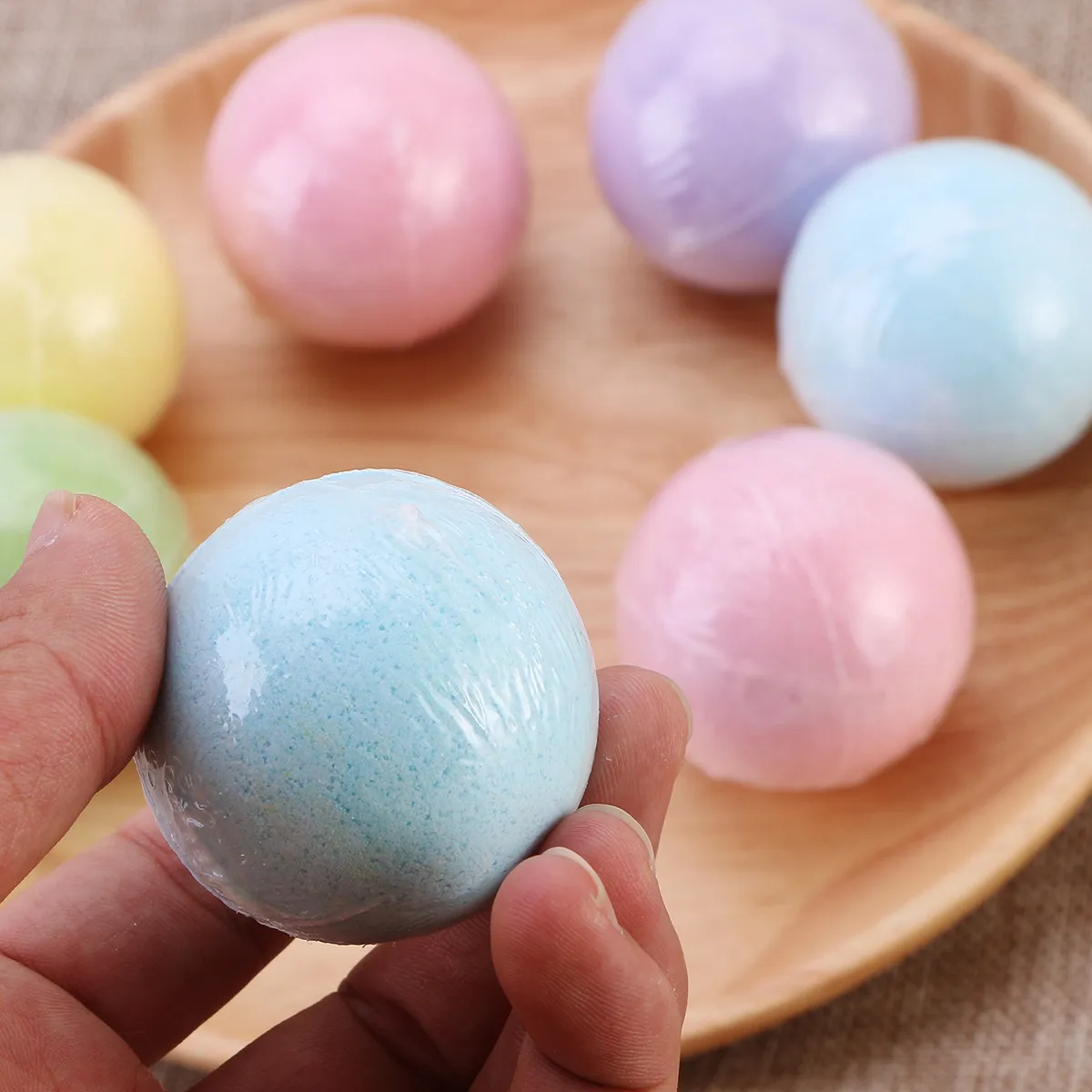 Набор из 8 штук: 70 г, круглые роскошные увлажняющие бомбочки для ванны для романтического спа-отдыха, смягчающие кожу, против зуда, отбеливающие
Набор из 8 штук: 70 г, круглые роскошные увлажняющие бомбочки для ванны для романтического спа-отдыха, смягчающие кожу, против зуда, отбеливающие