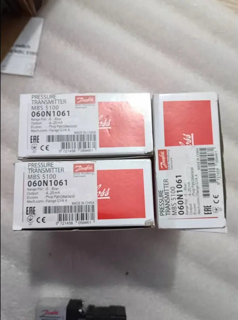Model 060N1061 New Danfoss Pressure Sensor MBin stock
Model 060N1061 New Danfoss Pressure Sensor MBin stock