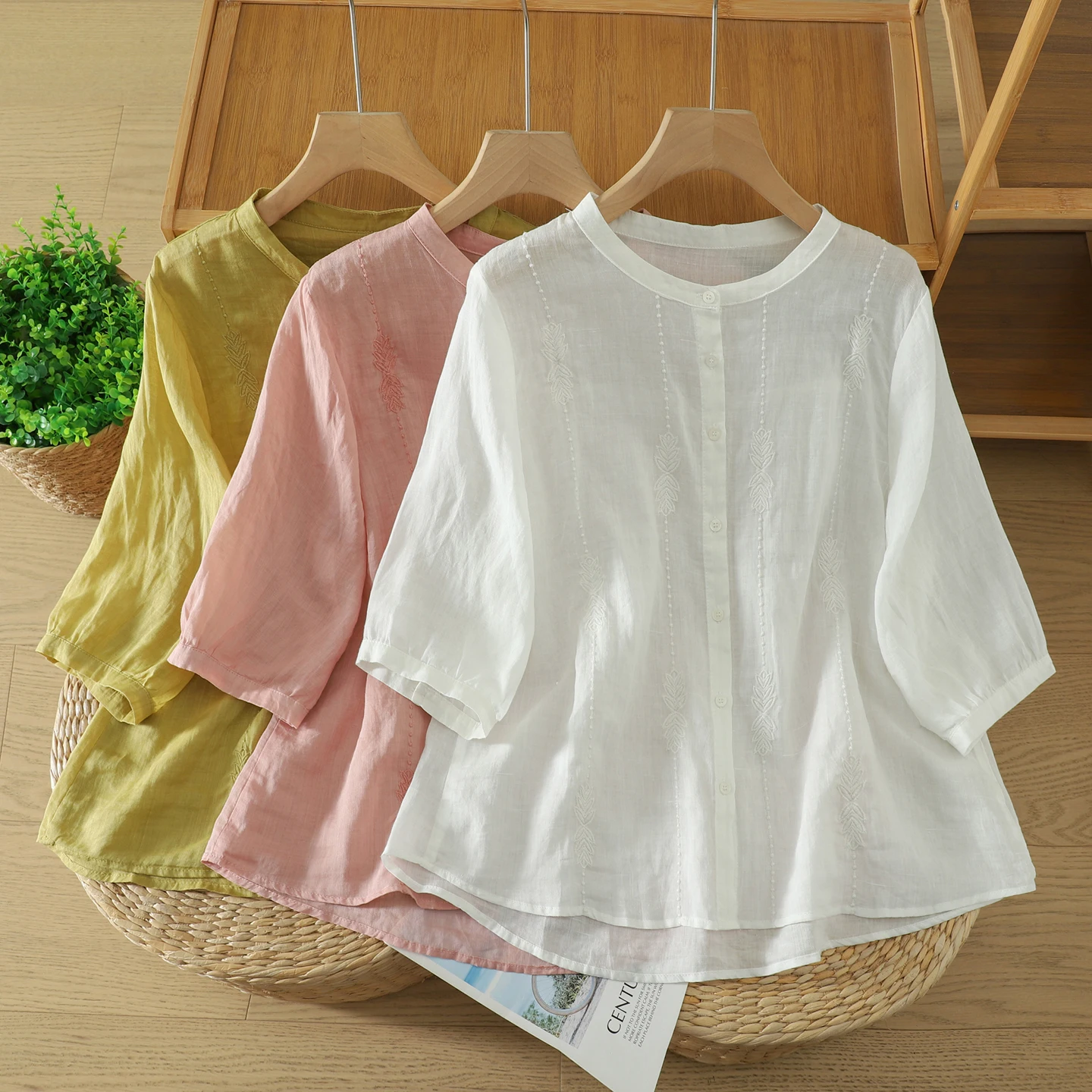 Summer 2026 New Embroidered Loose Shirt Outerwear Women's round Neck Five-Quarter Sleeve Slimming Top Large Size Commute Style
Summer 2026 New Embroidered Loose Shirt Outerwear Women's round Neck Five-Quarter Sleeve Slimming Top Large Size Commute Style