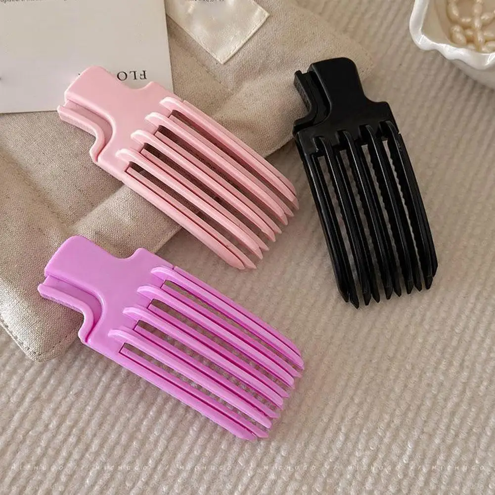 Wind Shaping Styling Comb For Fluffy Bangs, High Skull Artifact, No-Trace Hair Root Lifting Clips Volume Puffy Lazy Hair Clips
Wind Shaping Styling Comb For Fluffy Bangs, High Skull Artifact, No-Trace Hair Root Lifting Clips Volume Puffy Lazy Hair Clips