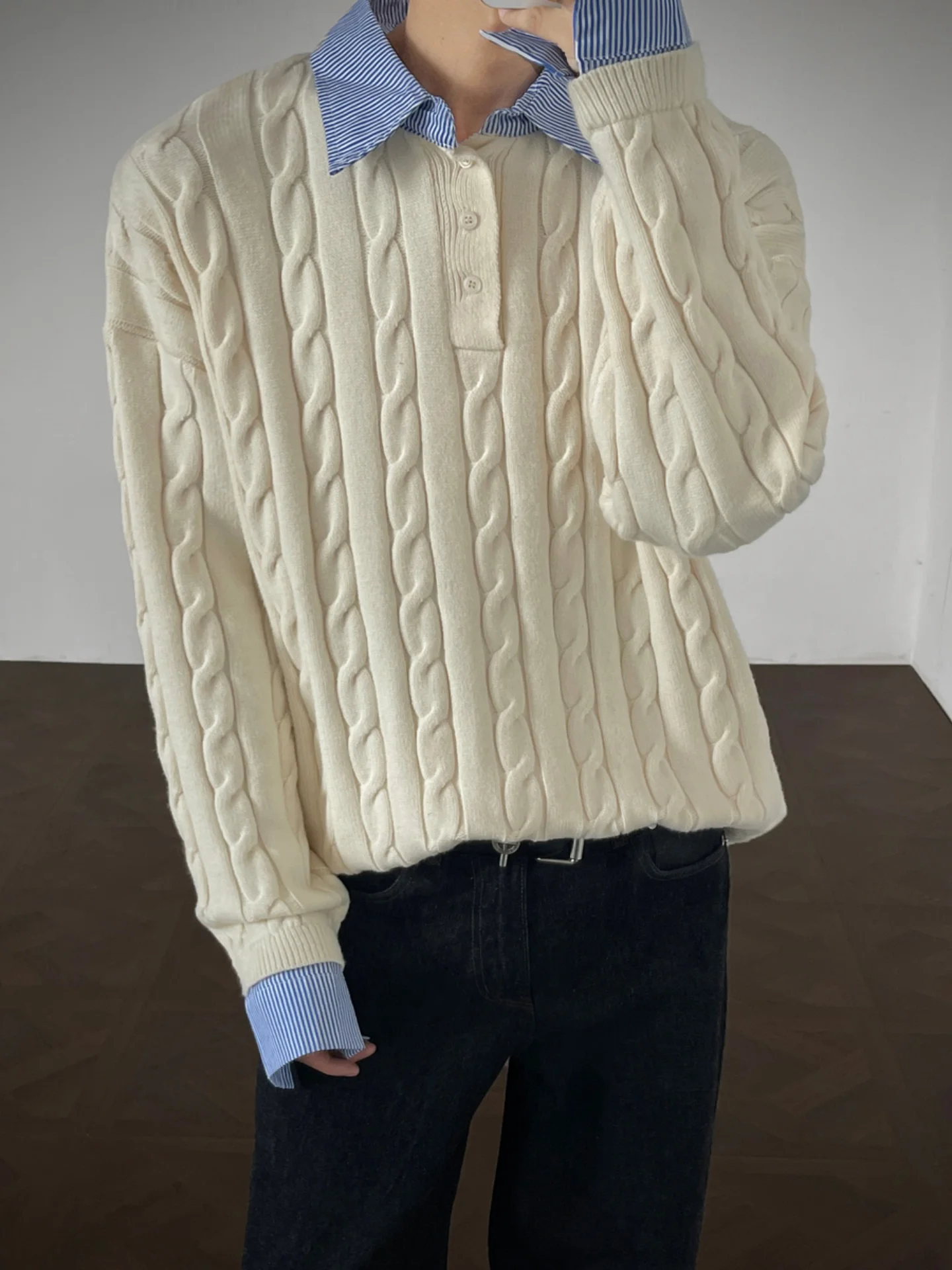 Мужской вязаный свитер свободного кроя с воротником-стойкой, имитация двухслойности, полосатый дизайн, осенняя теплая модная верхняя одежда
Мужской вязаный свитер свободного кроя с воротником-стойкой, имитация двухслойности, полосатый дизайн, осенняя теплая модная верхняя одежда