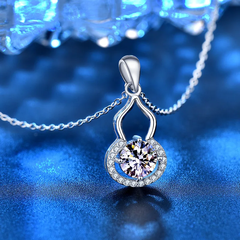 Premium mozzarella diamond gourd pendant necklace women's 18K gold collarbone neck chain jewelry
Premium mozzarella diamond gourd pendant necklace women's 18K gold collarbone neck chain jewelry