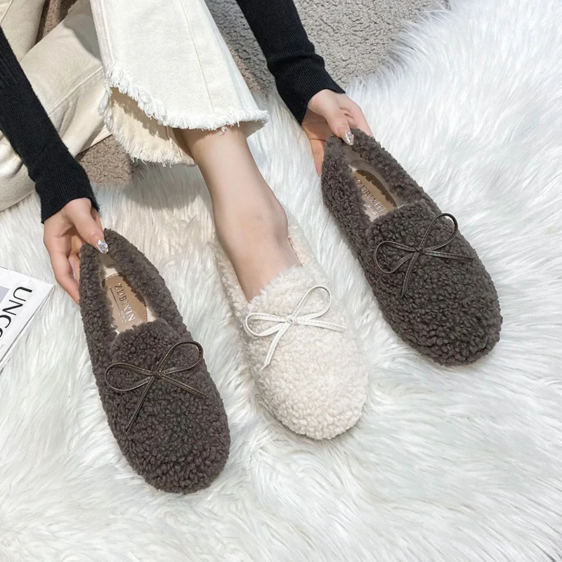 2025 New Knot Autumn Winter Outerwear Flat Bottom Lamb Fur Casual Shoes Warm Cotton Shoes for Women Bean Bean Singl...
2025 New Knot Autumn Winter Outerwear Flat Bottom Lamb Fur Casual Shoes Warm Cotton Shoes for Women Bean Bean Singl...