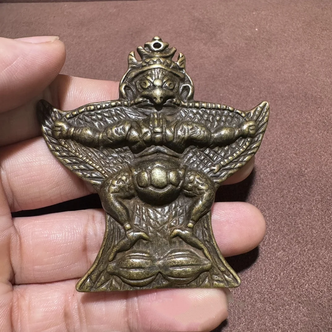 Tibetan Buddhist antique brass handicrafts handle pieces retro hanging decorations golden winged bird statues
Tibetan Buddhist antique brass handicrafts handle pieces retro hanging decorations golden winged bird statues