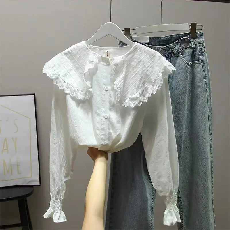 Doll collar pure cotton white shirt for women, sweet Korean style lace patchwork temperament, unique lace long sleeved top
Doll collar pure cotton white shirt for women, sweet Korean style lace patchwork temperament, unique lace long sleeved top