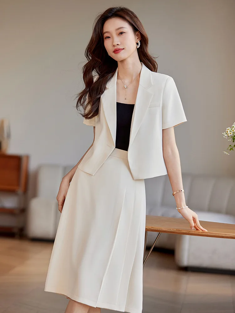 White short-sleeved blazer for women in summer2025New goddess-style petite age-reducing skirt and blazer suit
White short-sleeved blazer for women in summer2025New goddess-style petite age-reducing skirt and blazer suit