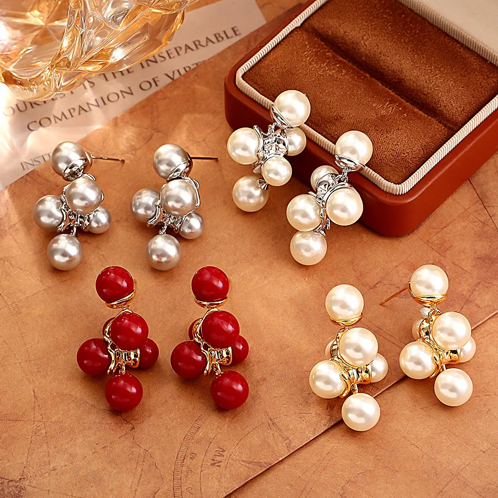 Retro grape bunch earrings, light luxury design, light luxury, high-end fashion earrings, elegant temperament, versatile earring
Retro grape bunch earrings, light luxury design, light luxury, high-end fashion earrings, elegant temperament, versatile earring