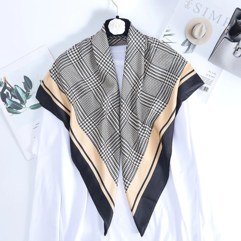Fashionable And Elegant Women Printed Headscarf Vintage And Casual Silk Scarf
Fashionable And Elegant Women Printed Headscarf Vintage And Casual Silk Scarf