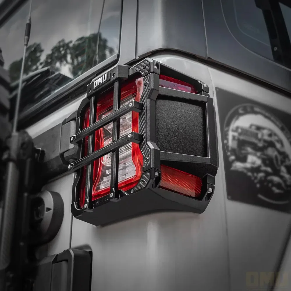 1 Pair Of Black Aluminum-magnesium Alloy Light Emitting Diode Tail Light Protective Cover
1 Pair Of Black Aluminum-magnesium Alloy Light Emitting Diode Tail Light Protective Cover