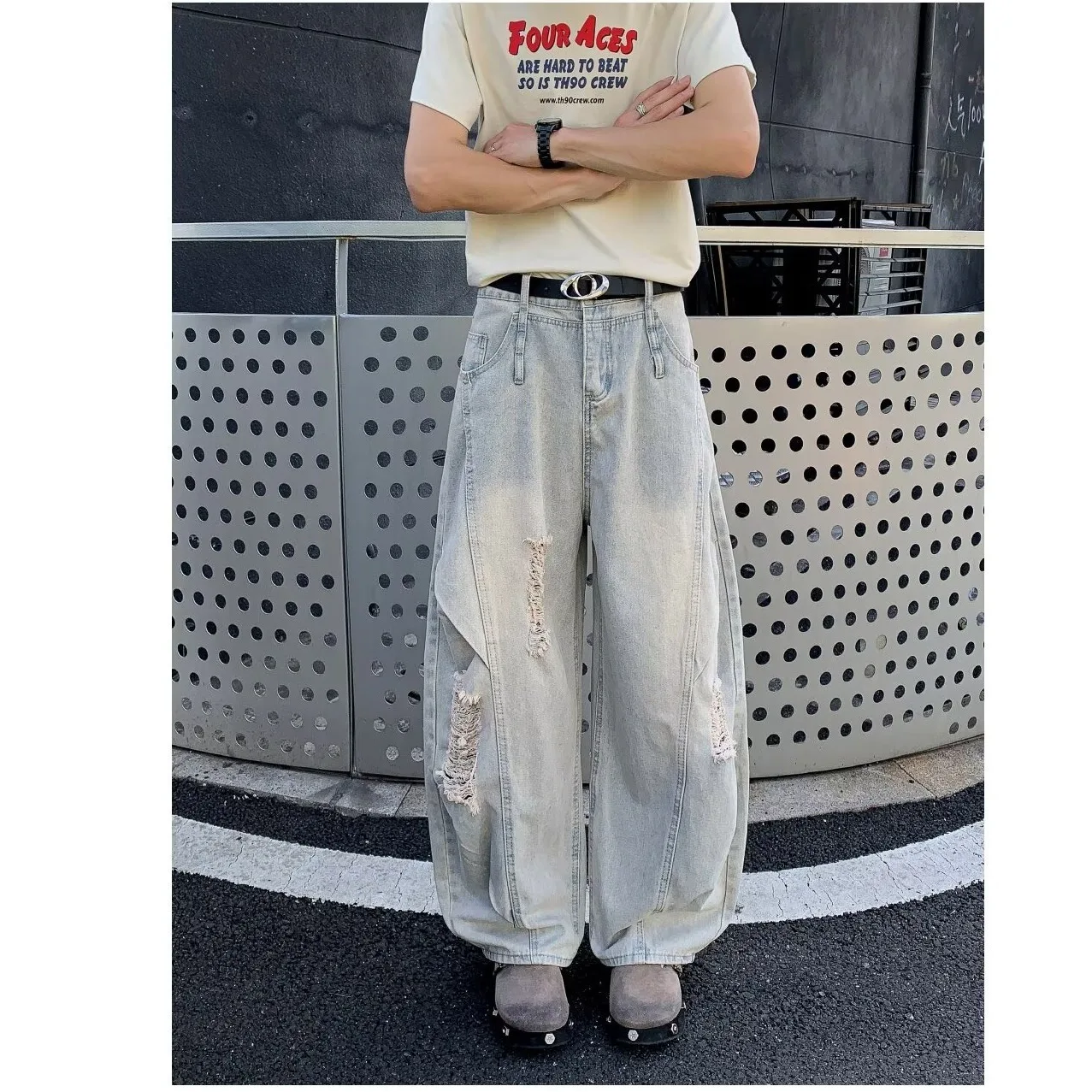 Water-washed ripped men's summer lightweight loose casual wide-leg knife-pant
Water-washed ripped men's summer lightweight loose casual wide-leg knife-pant
