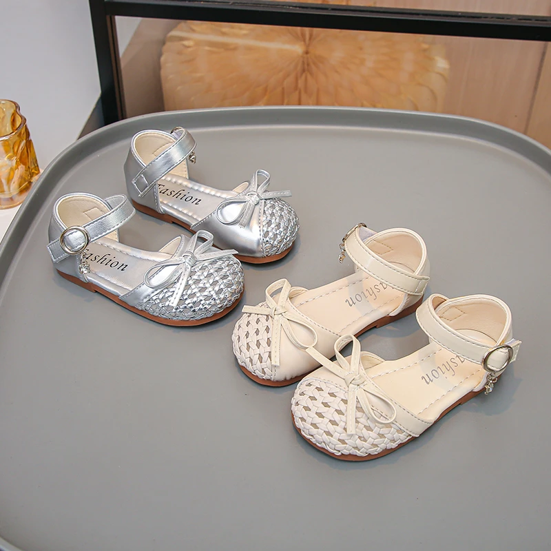 Summer Girl's Princess Shoes Braided Bowknot Cute Elegant Kid's Flat Shoe Solid Colors Anti-slip Comfy Daily Children Shoes 4-6Y
Summer Girl's Princess Shoes Braided Bowknot Cute Elegant Kid's Flat Shoe Solid Colors Anti-slip Comfy Daily Children Shoes 4-6Y