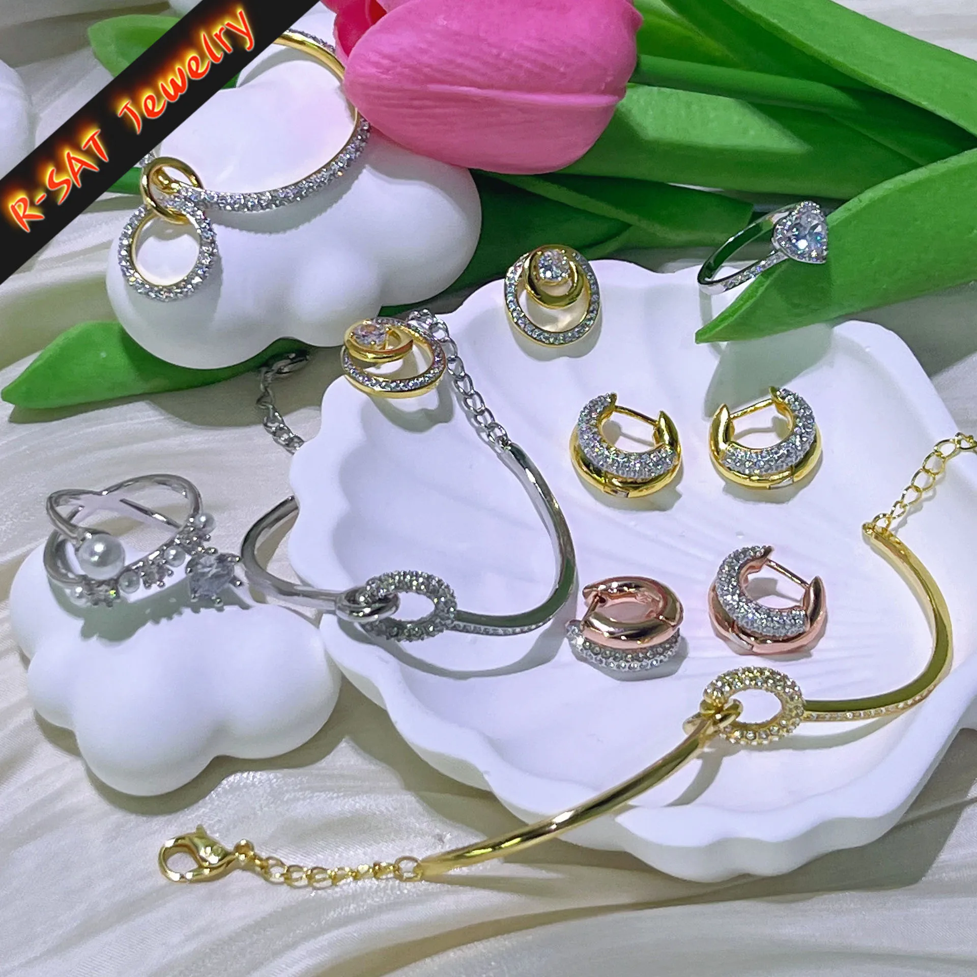 Original Gold Steel Ring 2026 New Jewelry Sets High-quality Exquisite Fashion Earrings Heart-Shaped Rings Charming Gifts
Original Gold Steel Ring 2026 New Jewelry Sets High-quality Exquisite Fashion Earrings Heart-Shaped Rings Charming Gifts