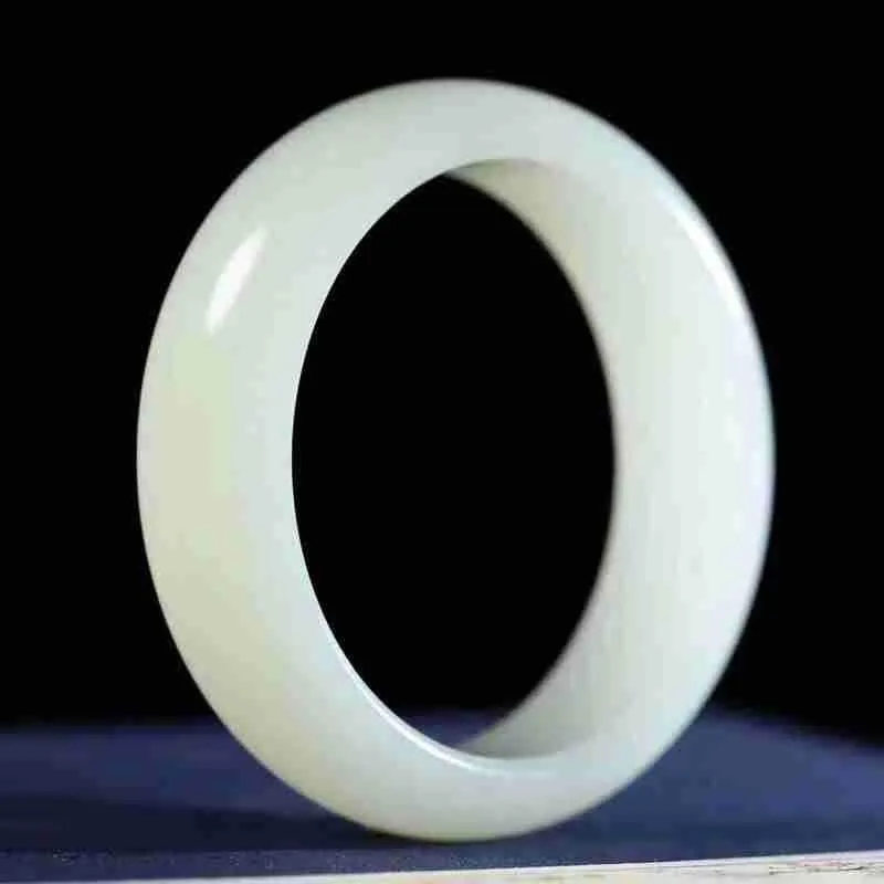 Natural Hetian Russian Old Material White Jade Plain Bracelet Men With Certificate
Natural Hetian Russian Old Material White Jade Plain Bracelet Men With Certificate