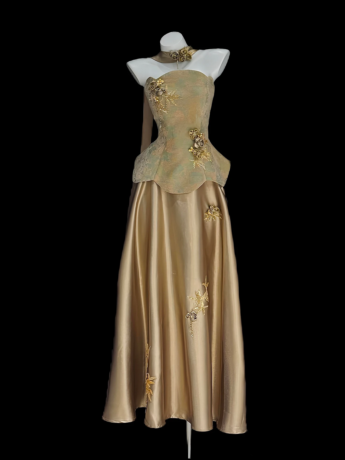 Elegant Wedding Dress for Engagement And Banquet New Chinese Style Bride Morning Robe Sexy Backless Long Evening Gown
Elegant Wedding Dress for Engagement And Banquet New Chinese Style Bride Morning Robe Sexy Backless Long Evening Gown