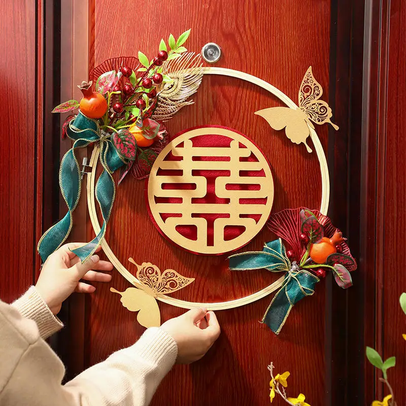 Wedding Room Door Wedding Wreath Decoration Hanging Men's New Room Background Wall Creative Dress Up Wedding Room Decoration Set
Wedding Room Door Wedding Wreath Decoration Hanging Men's New Room Background Wall Creative Dress Up Wedding Room Decoration Set
