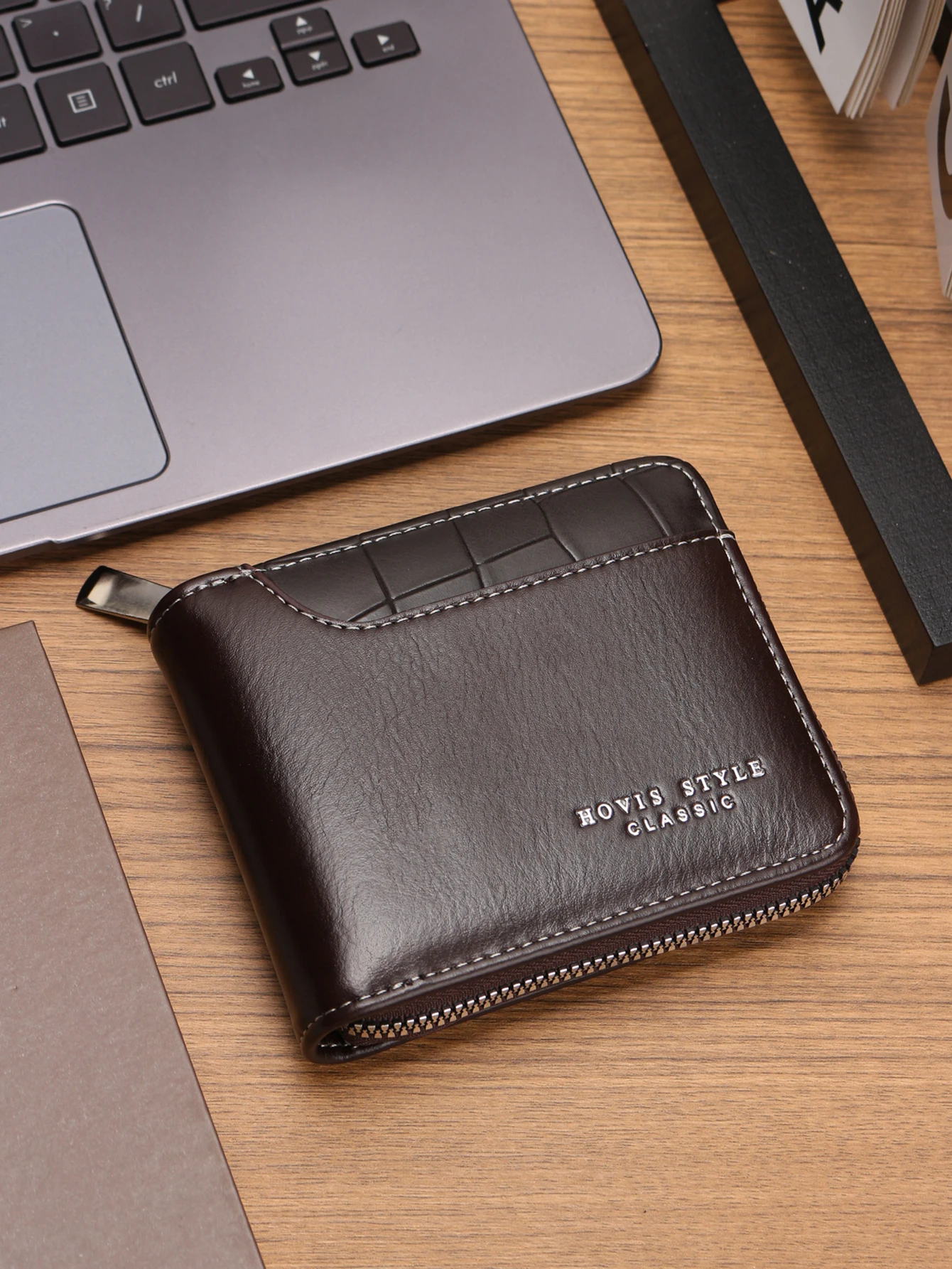 Men's Short Wallet - Large Capacity Three-Fold Zipper Coin Purse with Stone Pattern and Multiple Card Slots
Men's Short Wallet - Large Capacity Three-Fold Zipper Coin Purse with Stone Pattern and Multiple Card Slots