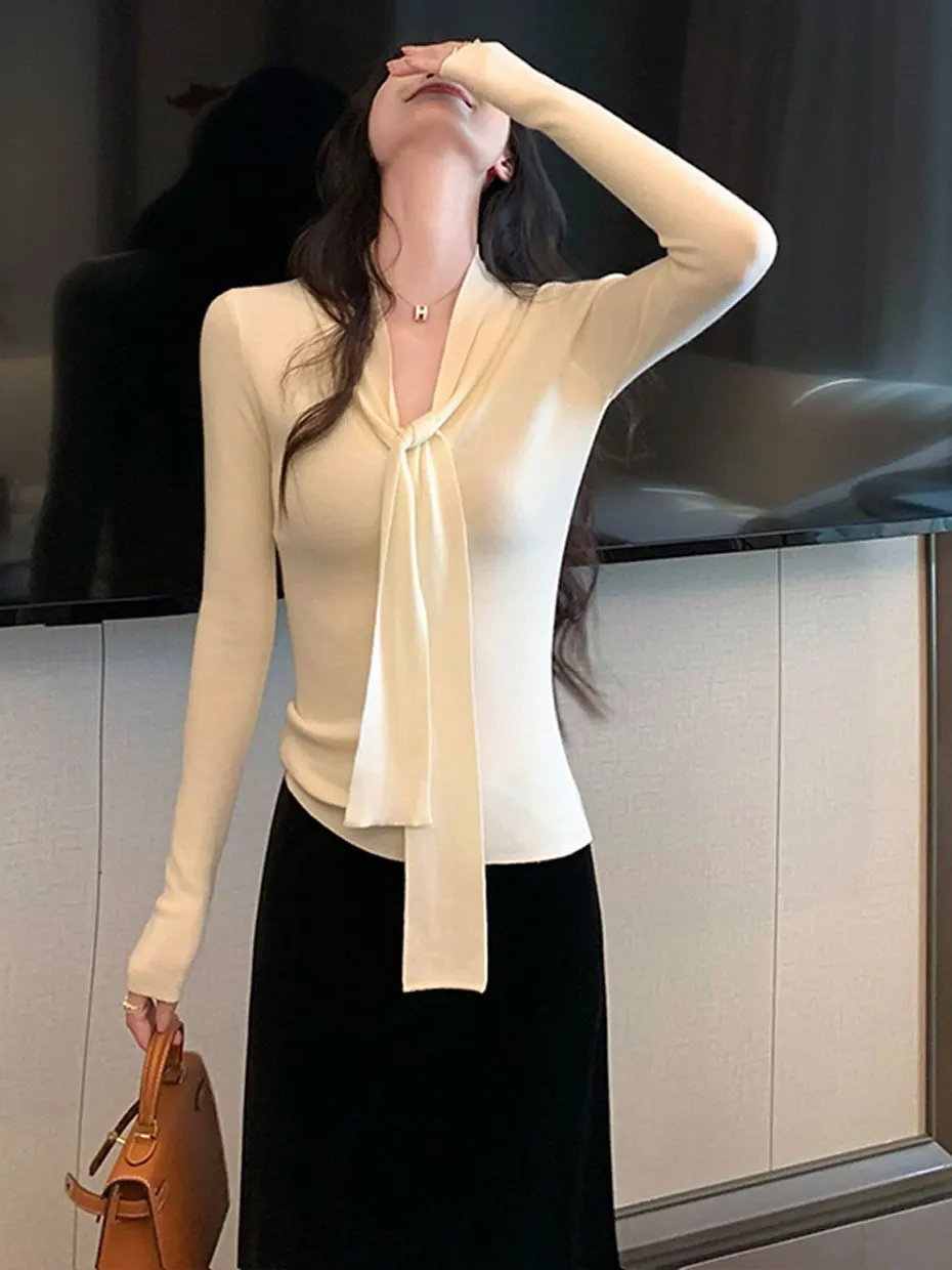 Elegant Women's Knitted Sweater Low Neck Base Layer with Sash Fur Inner Wear Sexy Pure Desire for Autumn Winter
Elegant Women's Knitted Sweater Low Neck Base Layer with Sash Fur Inner Wear Sexy Pure Desire for Autumn Winter