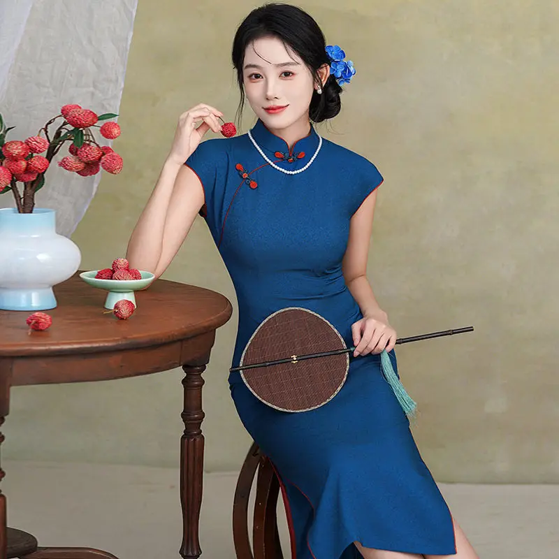 Blue New Chinese Style Suzhou Long Cheongsam Improved Young Style 2026 New Women's High-end Summer Qipao Dress
Blue New Chinese Style Suzhou Long Cheongsam Improved Young Style 2026 New Women's High-end Summer Qipao Dress